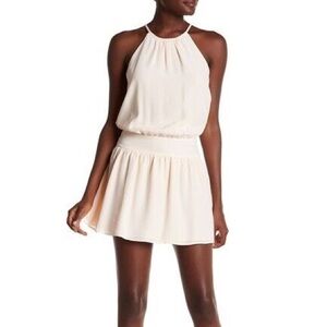 Pale pink Sleeveless Dress
